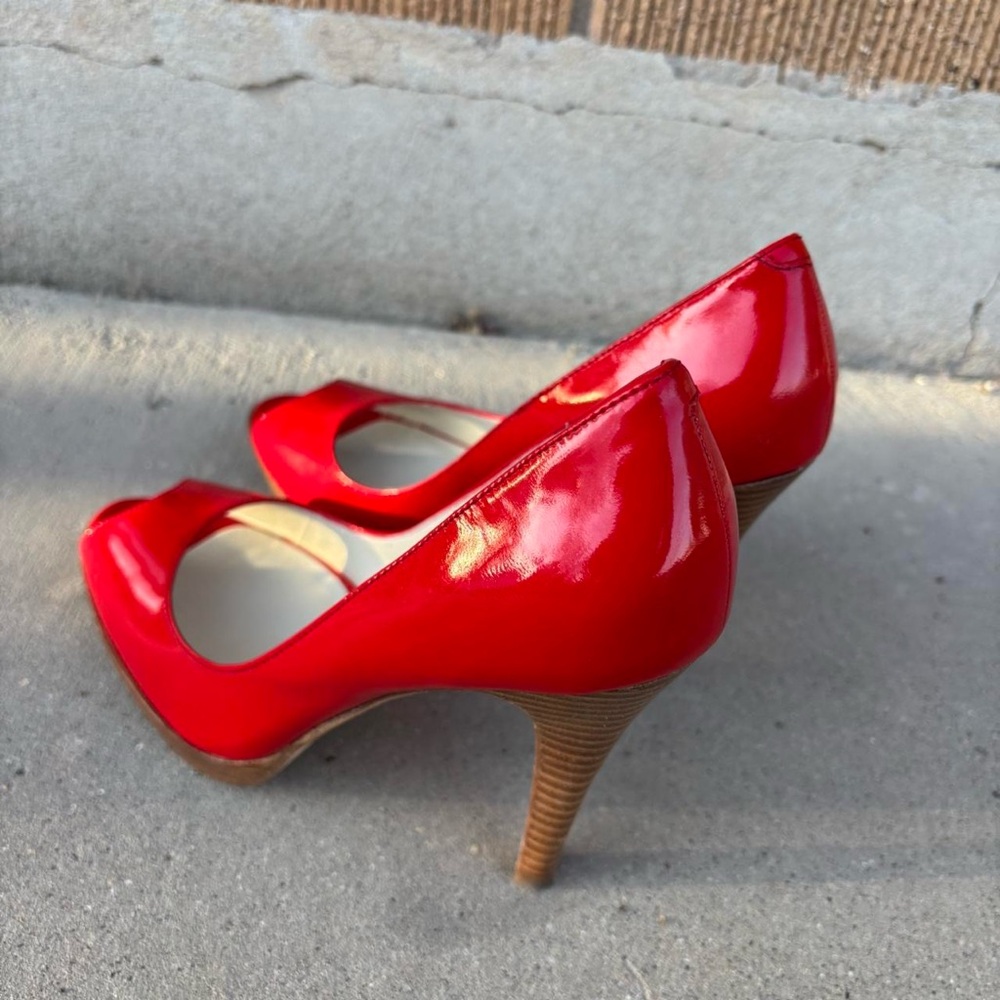 Vintage Steve Madden Red Patent Peep-Toe Heels - Picture 2 of 7